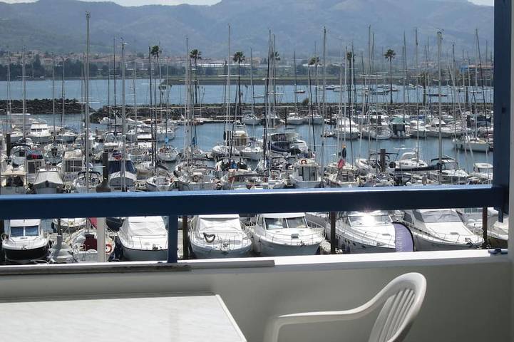 Gîte pour 4 personnes, avec Jacuzzi et Terrasse dans Thalassotherapie Serge Blanco Hendaye