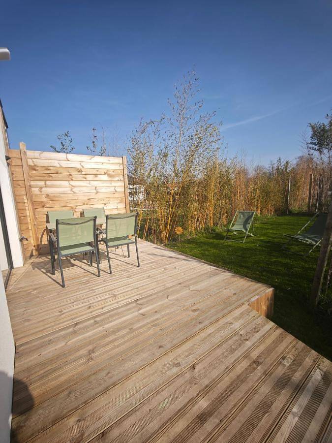 Location de vacances pour 2 personnes, avec terrasse ainsi que vue et jardin à Rang-du-Fliers - 3
