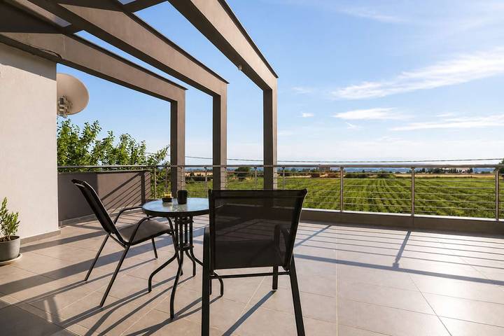 Holiday home for 10 people, with garden, child-friendly - 1