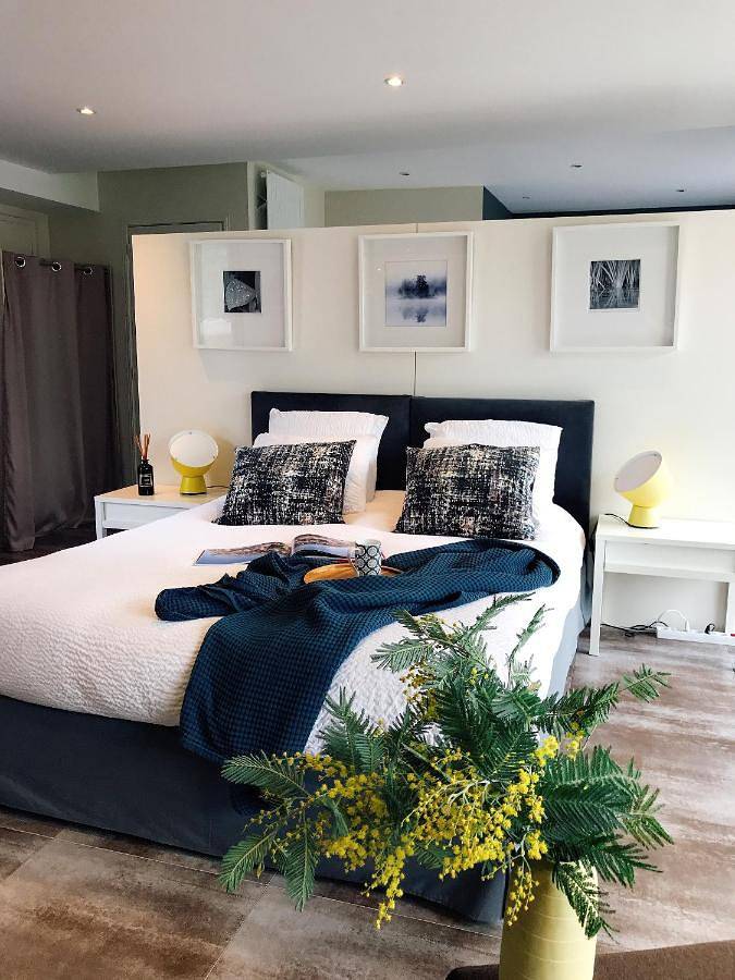 Chambre d’hôte pour 3 personnes, avec vue ainsi que piscine et jardin