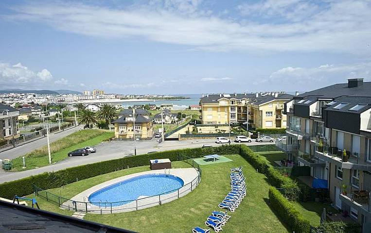 Apartamento para 5 personas, con piscina y jardín en Barreiros