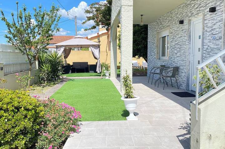 Villa pour 6 personnes, avec terrasse et jardin - 1