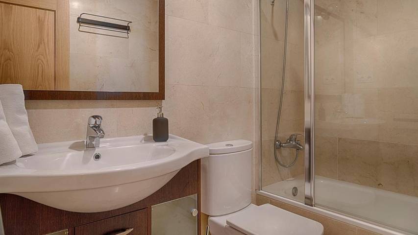 Gîte pour 8 personnes, avec vue et balcon à Bossòst - 2