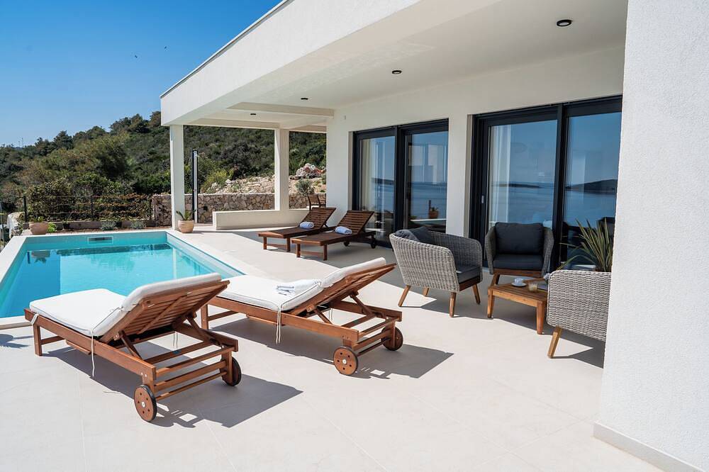 Vacation home with panoramic view and swimming pool on island Vis in Rukavac, Split-Dalmatien