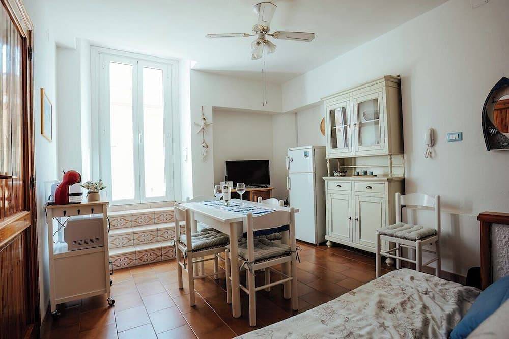 Ganze Wohnung, Punta Sardegna Cozy Central Apartment | Carloforte, San Pietro Island in Carloforte, Sulcis Iglesiente