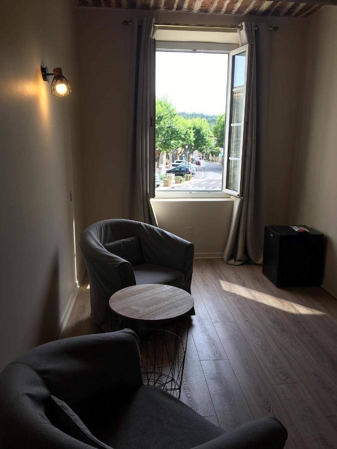 Large Double Room in La Bastide-des-Jourdans, Parc naturel régional du Luberon