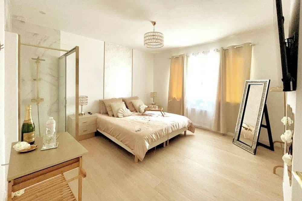 Apartamento entero, Fully equipped luxury apartment with jacuzzi and sauna 4 minutes from the beach in Calais, Región de Calais