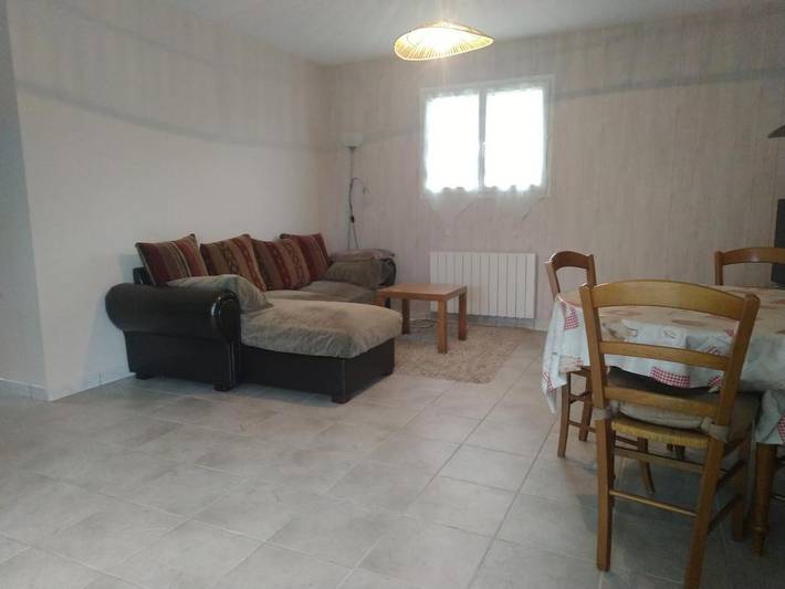 Location de vacances pour 4 personnes, avec piscine ainsi que jardin et terrasse à Ligueil - 2