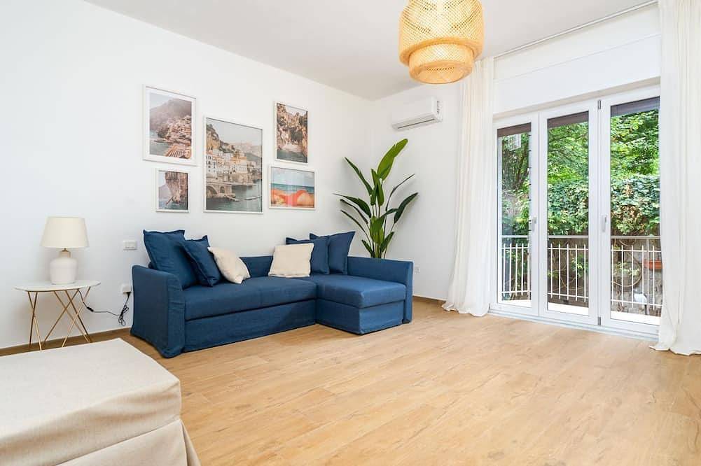Apartamento entero, Residenza Madonna – Style, Sea & Private Parking in Meta’s Heart 🚗🌊 in Meta, Sorrento Coast