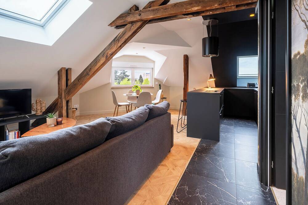 Appartement entier, Appartement climatisé tout confort, 4ème et dernier étage sans ascenseur in Montigny-lès-Metz, Metz-Campagne