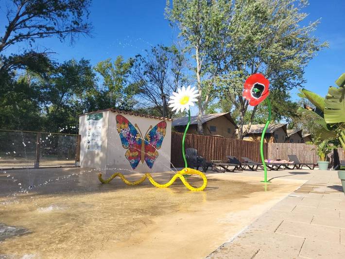 Camping pour 2 personnes, avec piscine ainsi que jardin et vue près du Canal du Midi - 4