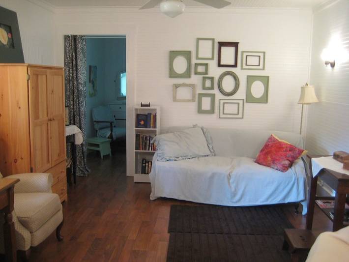 Cabin for 5 people, with yard and terrace in Kansas