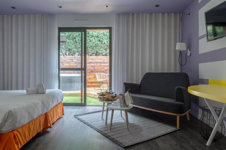 Hôtel pour 2 personnes, avec piscine et jacuzzi ainsi que jardin et sauna, animaux acceptés à Avrillé - 4