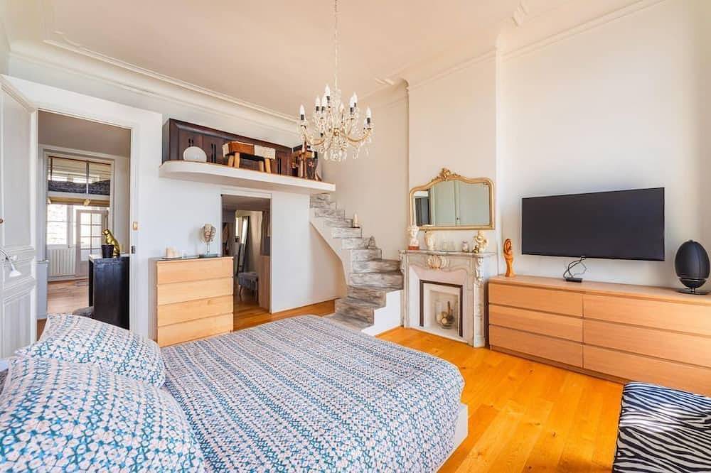 Appartement entier, Magnifique appartement avec balcon sur la célèbre Corniche Kennedy face à la mer in Marseille, Région de Marseille