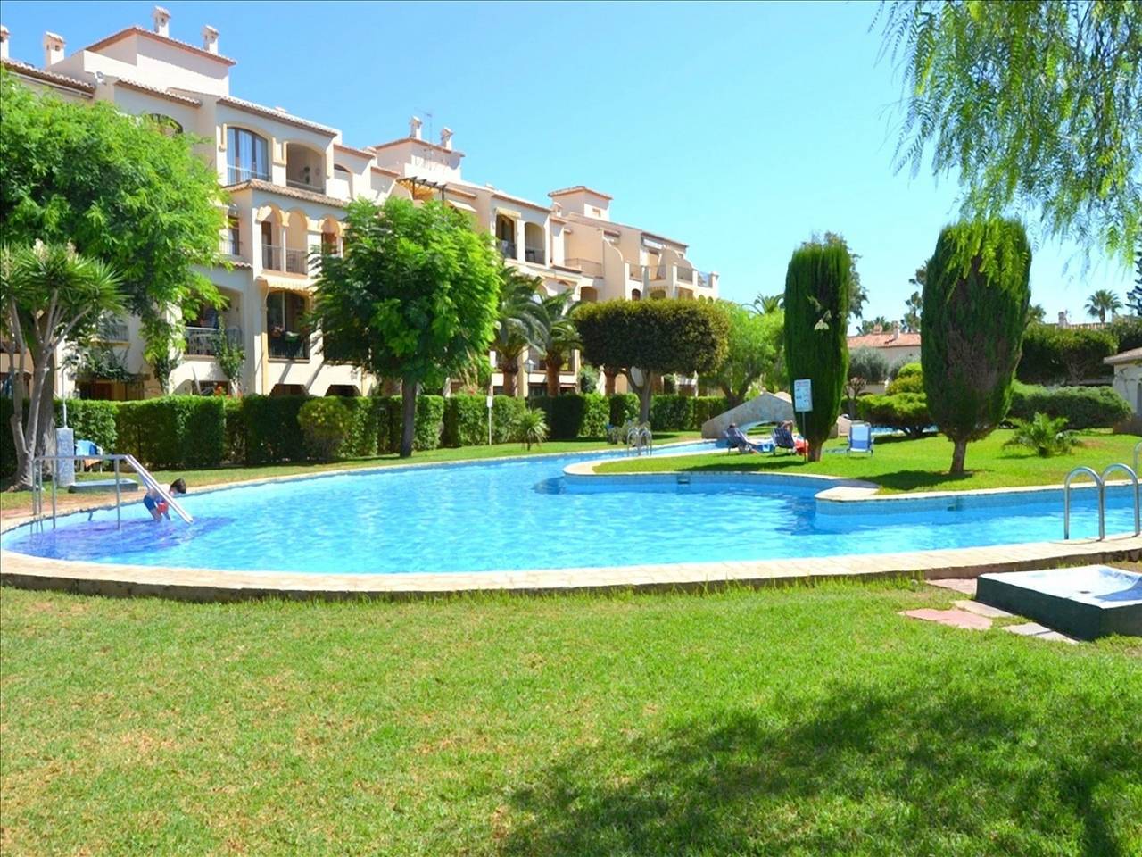 Entire apartment, Holiday apartment for 4 people with garden in Playa del Arenal, Jávea