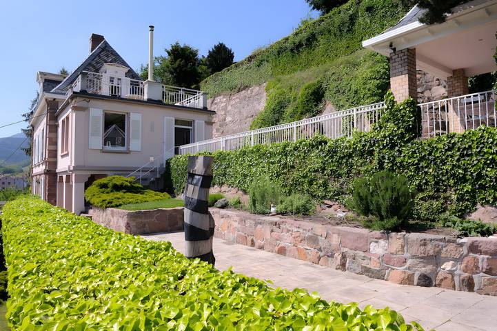 Guesthouse 'La Chambre Romantique' with Mountain View, Shared Terrace and Wi-Fi in Turckheim, Colmar region