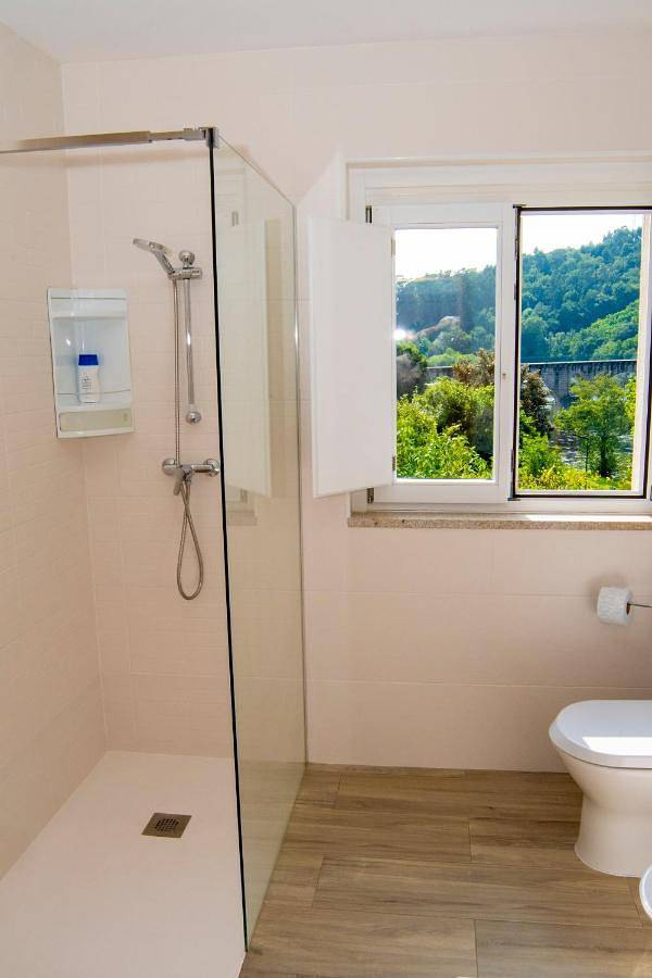 Apartamento inteiro, Cantinho do Rio in Ponte da Barca, Vila Nova de Muía e Paço Vedro de Magalhães, Distrito de Viana do Castelo