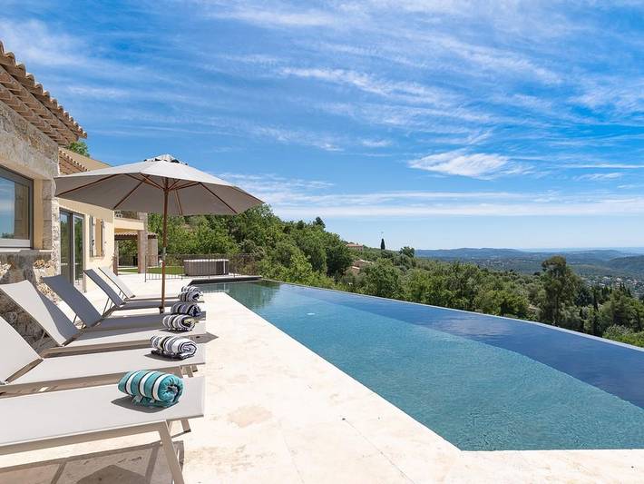 Location de vacances pour 14 personnes, avec piscine et jardin à Spéracèdes - 2