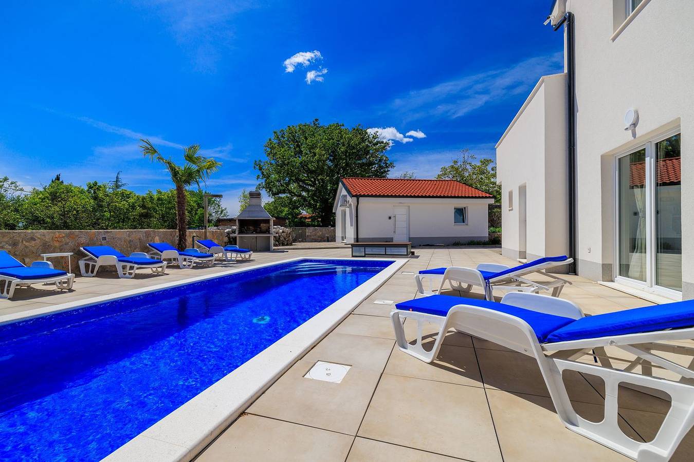 Ganze Wohnung, Großer Pool mit Salzelektrolyse unweit Heilschlamm Bucht in Kras, Krk