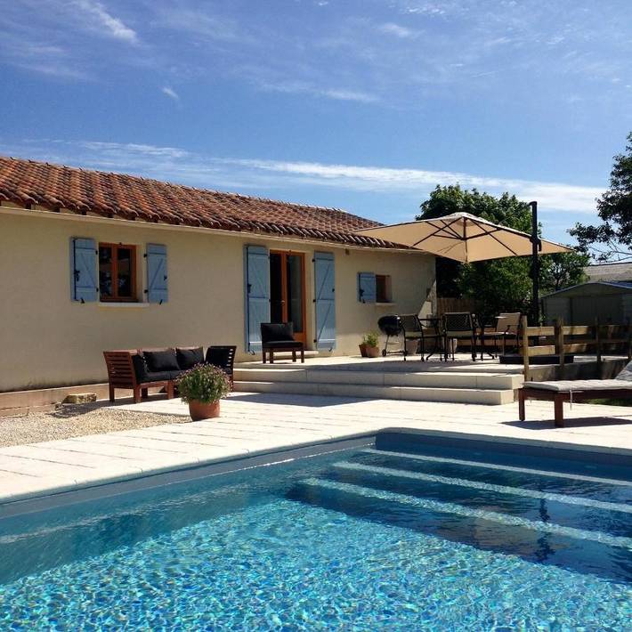 Maison de vacances pour 6 personnes, avec vue ainsi que jardin et piscine