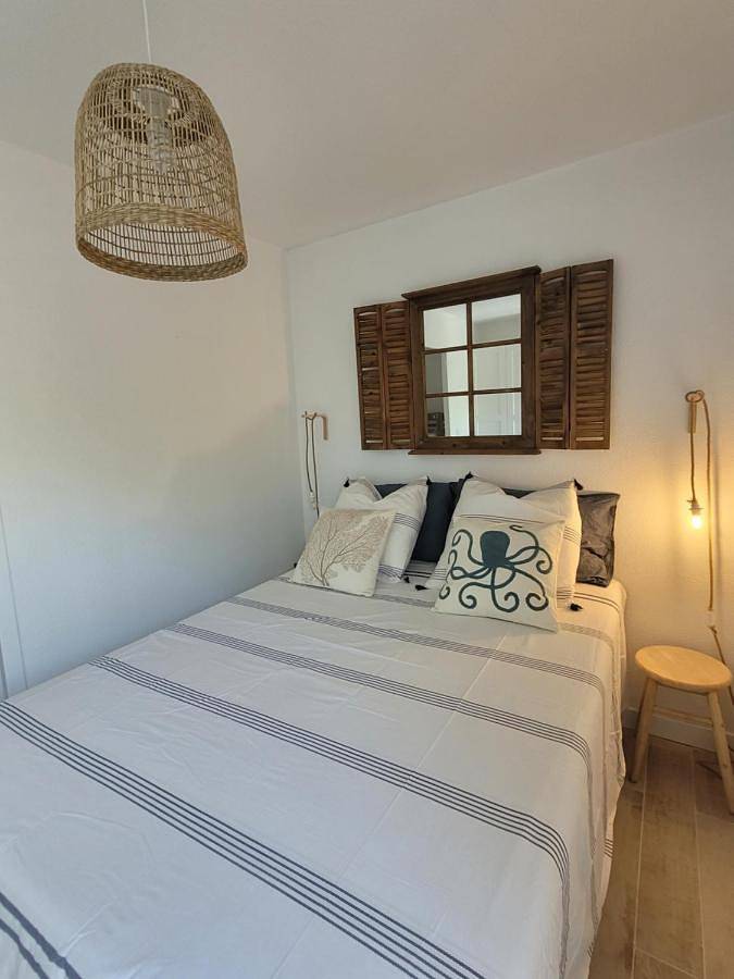 Appartement entier, Two-Bedroom Apartment in Frontignan, Côte méditerranéenne (France)