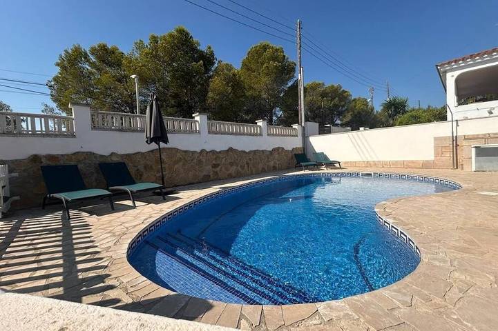 Chalet pour 6 personnes, avec balcon et piscine à L'Ametlla de Mar