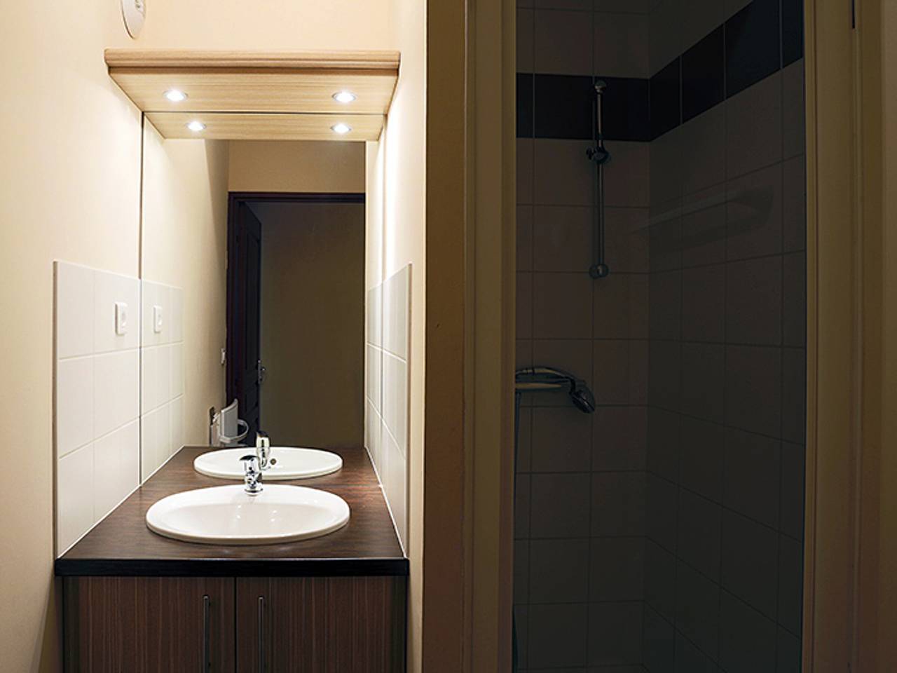 Apartamento entero, Apartamento en Peyragudes para 4 personas con acceso directo a las pistas y balcón in Germ, Pirineos franceses