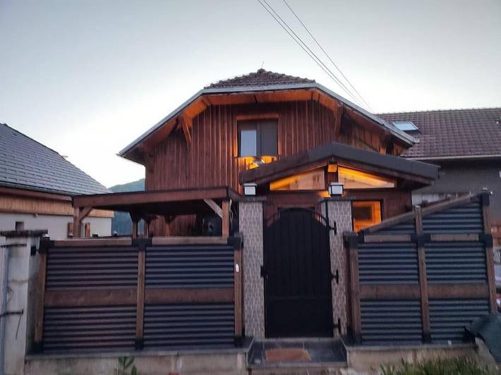 Location de vacances pour 8 personnes, avec Balcon et Jacuzzi ainsi que Terrasse et Jardin à Habère-Lullin