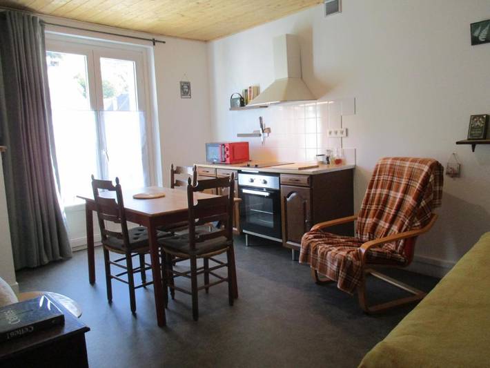 Gîte pour 3 personnes, avec Balcon et Vue dans Basilique Notre Dame D Orcival