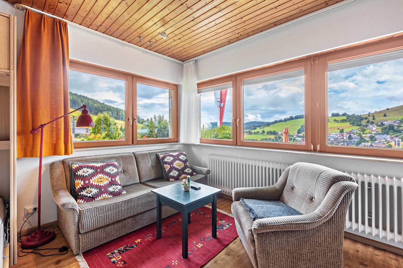 Estudio entero, Estudio '1, 30 m²' con vistas a la montaña, terraza compartida y Wi-Fi in Suedlicher Schwarzwald, Todtnau