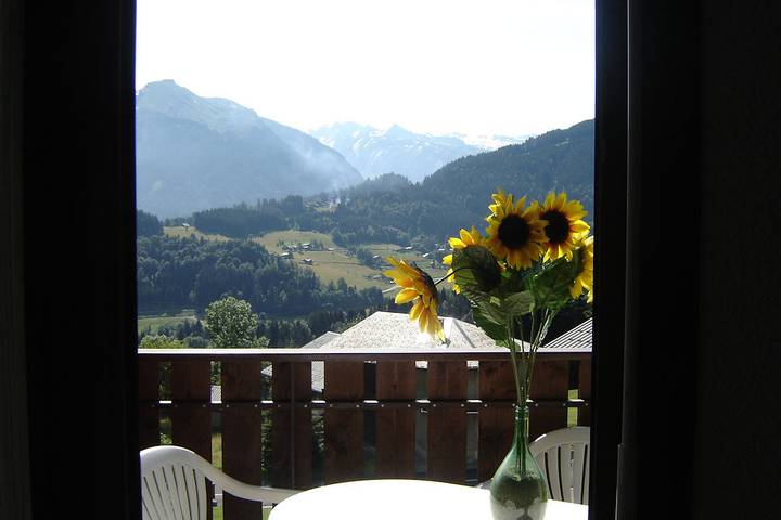 Gîte pour 4 personnes, avec balcon à La Côte-d'Arbroz