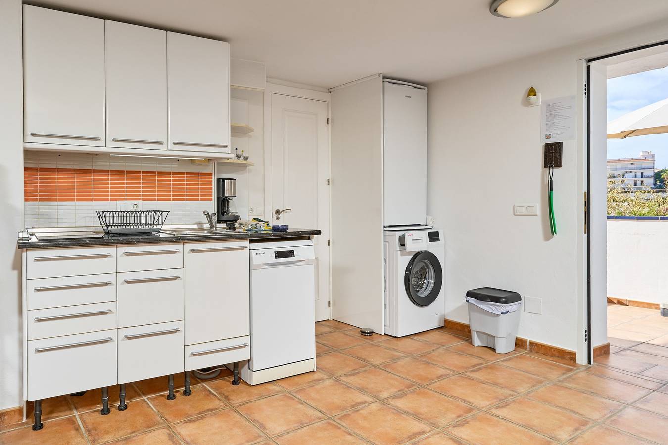 Appartement entier, Studio Litoral Apartment with Sea Views, Wi-Fi and Air Conditioning in Playa de Burriana, Nerja