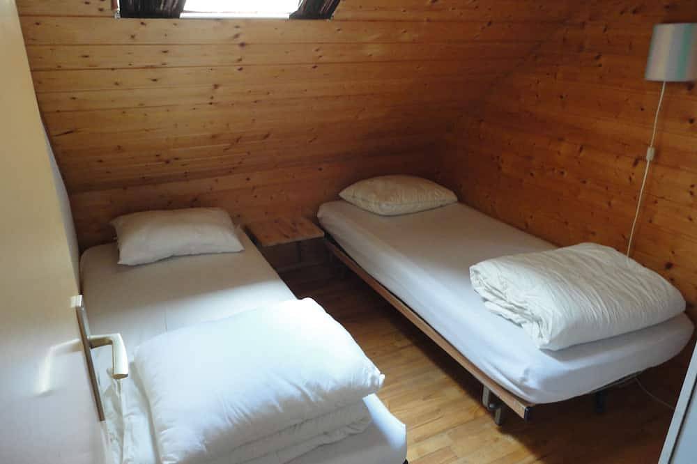 Geheel appartement, Ruim appartement van 70m2 / 6p. in chalet goed gelegen op 500m van het dorp Allos in Allos, Castellane en omgeving