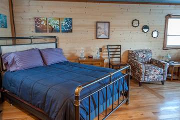 Log Cabin for 6 Guests in Illinois, USA, Picture 2