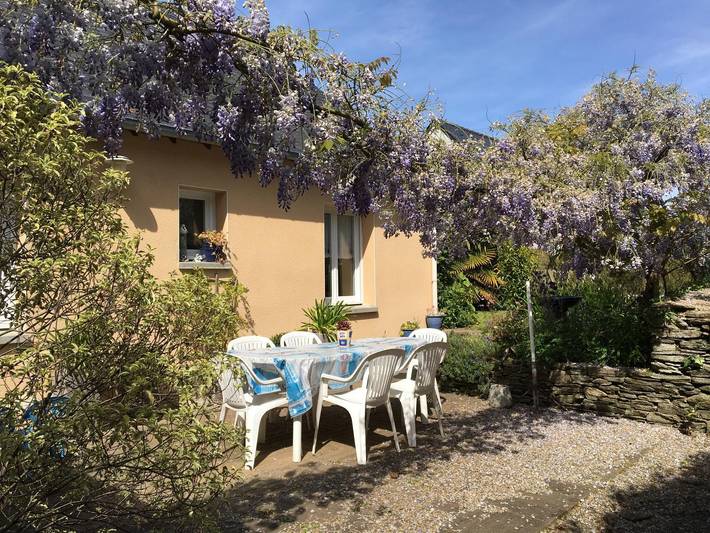 Gîte pour 6 personnes, avec Terrasse ainsi que Jardin et Vue