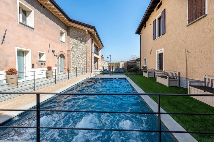 Appartamento intero, Appartamento 'Villa Fontanelle Gardapartments 2' con Piscina & Wi-Fi in Polpenazze del Garda, Prealpi Gardesane