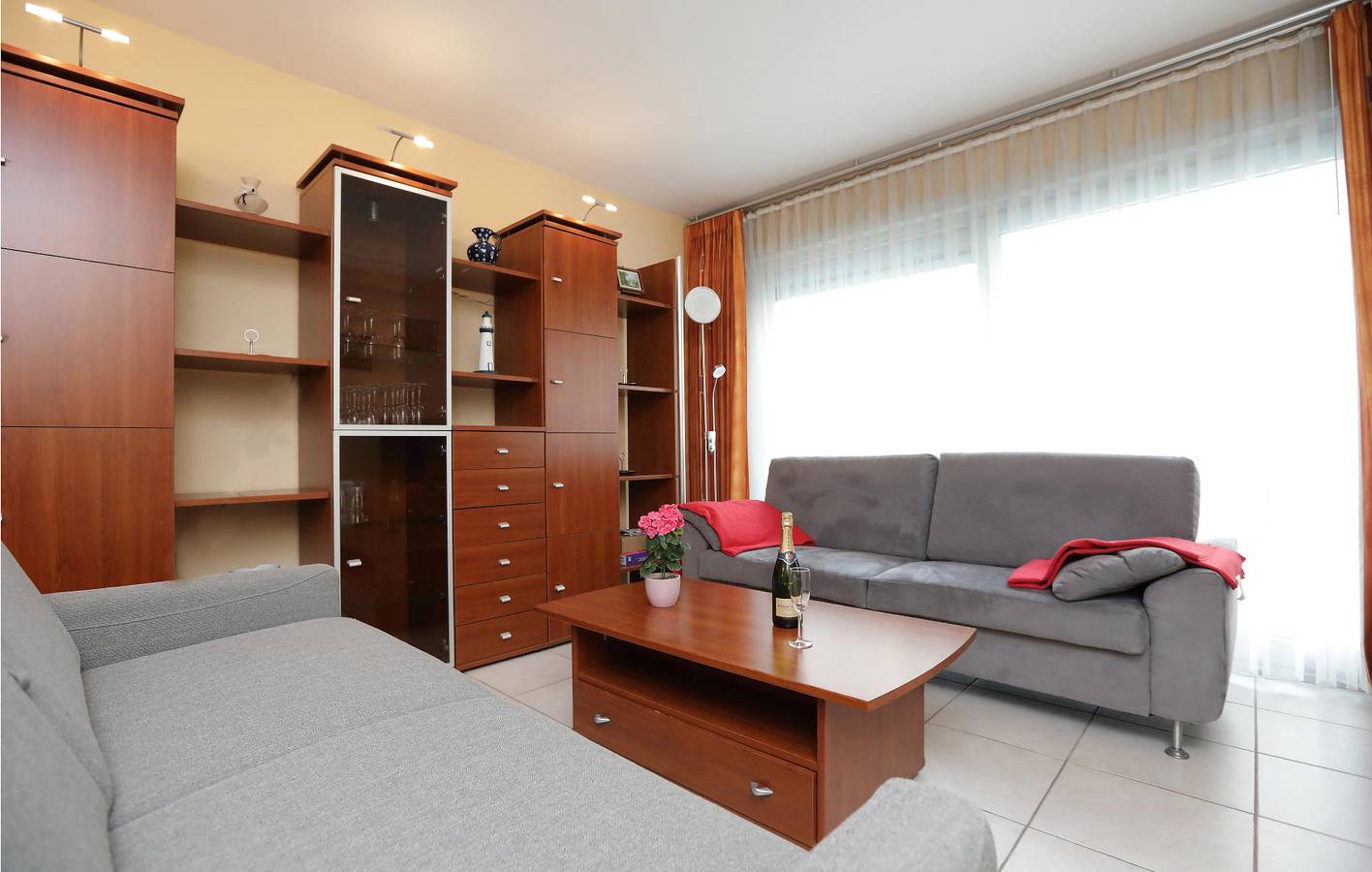Apartamento vacacional entero, Apartamento de vacaciones para 6 personas con terraza in Ciudad de Ostende, Ostende