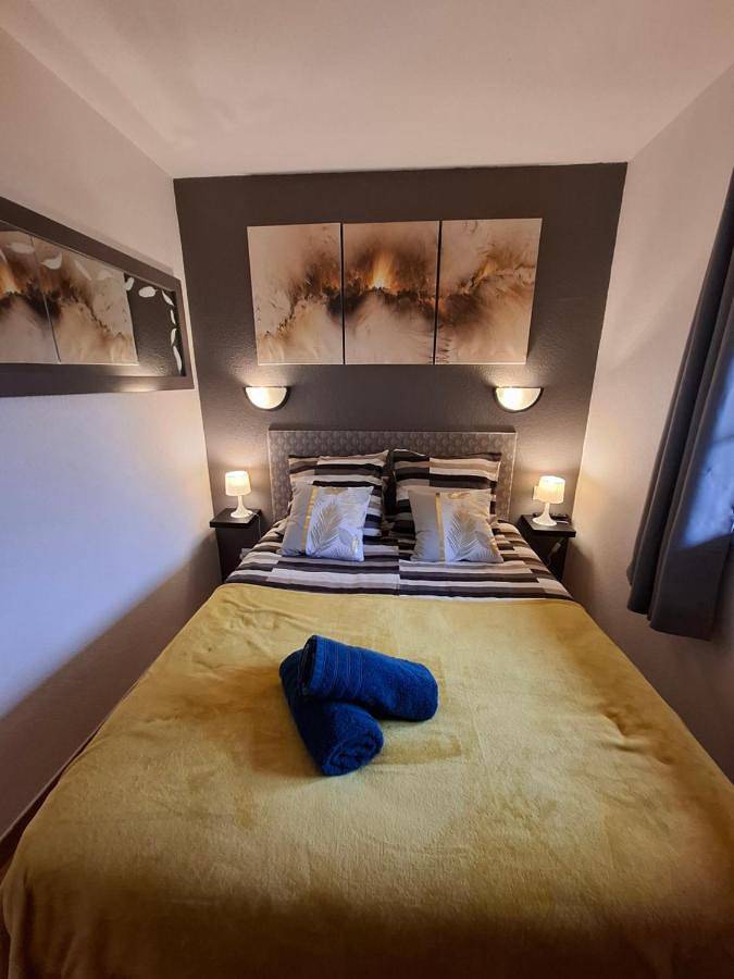 Gîte pour 4 personnes, avec jardin ainsi que vue et piscine à Argentat - 3