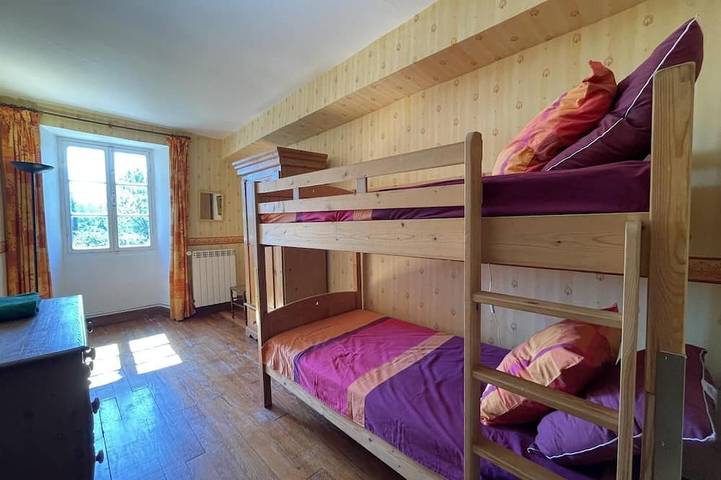 Location de vacances pour 8 personnes, avec jardin à Susmiou - 4