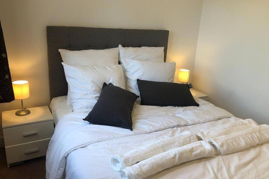 Appartement entier, 02 Bedrooms-Paris-Disneyland-Parking-Rer A 3' in Noisy-le-Grand, Seine-Saint-Denis
