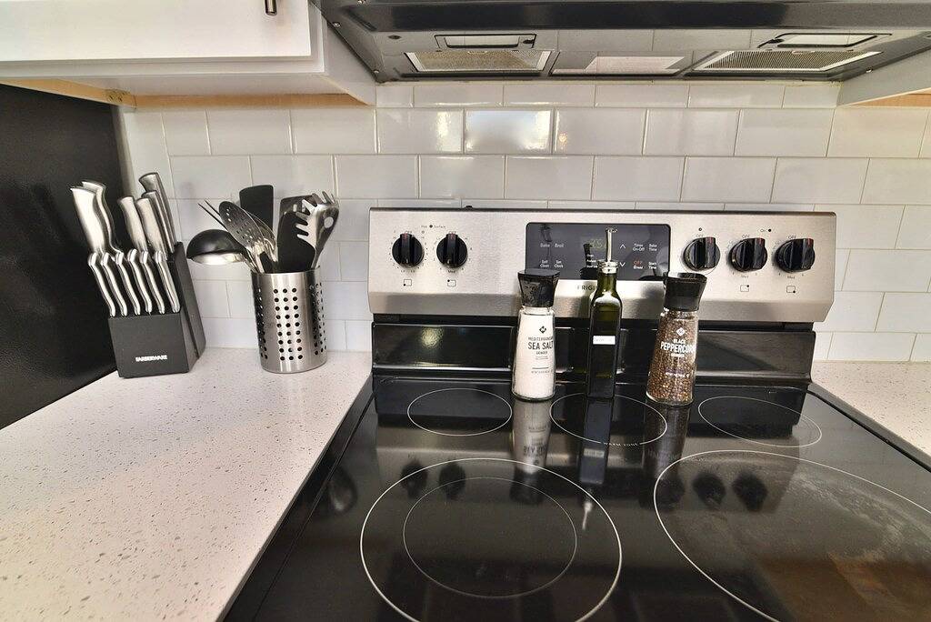 Spring Break, Steps to Sand & Pool: Fully Loaded in Gulf Shores, Mobile Bay