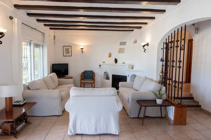 Villa 'La Paz' with Private Pool, Shared Terrace and Wi-Fi in Cap Martí, Jávea
