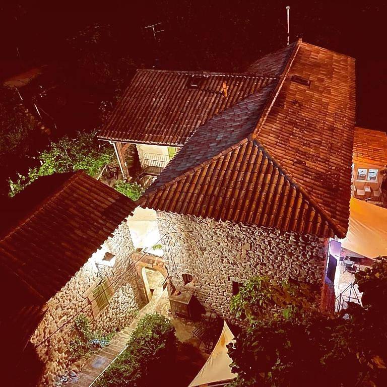 Maison Sous Le Pont in Neyrac les Bains, Meyras
