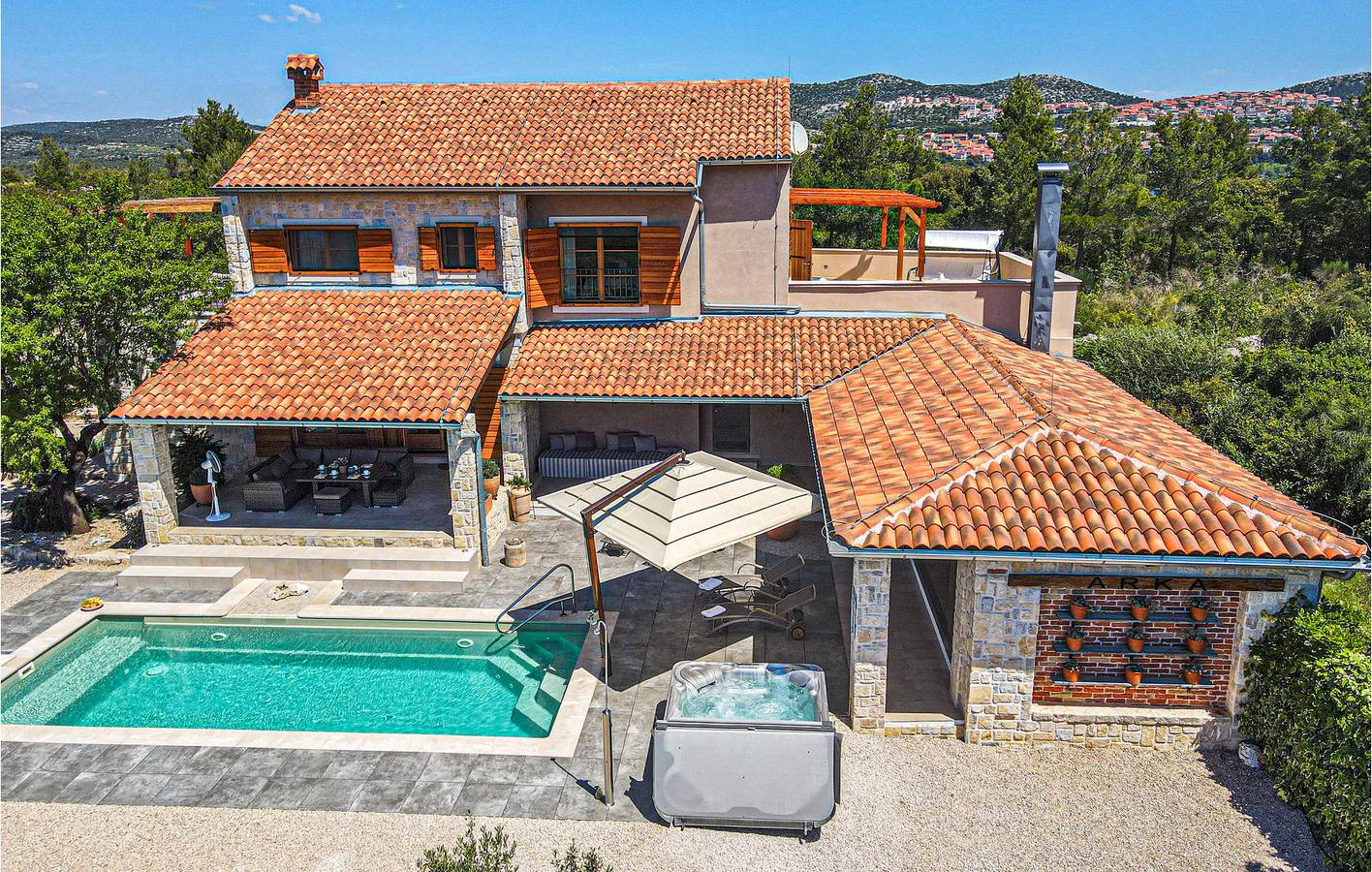 Casa de vacaciones para 8 personas con terraza in Šibenik, Condado de Šibenik-Knin