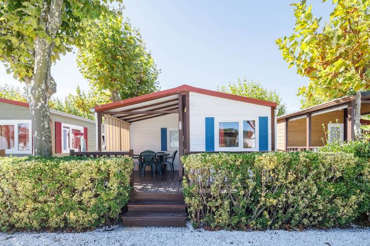 Bungalow para 5 personas, con Jardín y Piscina para niños en Galicia