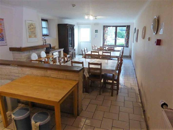 Maison de campagne pour 19 personnes, avec Terrasse ainsi que Jardin et Sauna à Manhay - 4