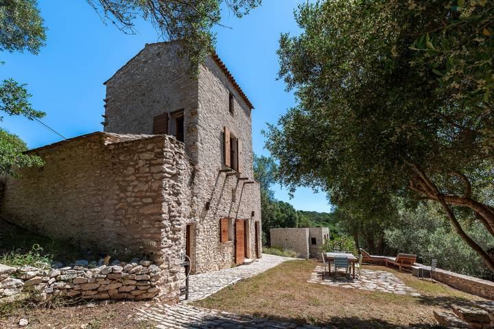 Casa vacanza per 6 persone, con giardino e terrazza a Bonifacio Corsica
