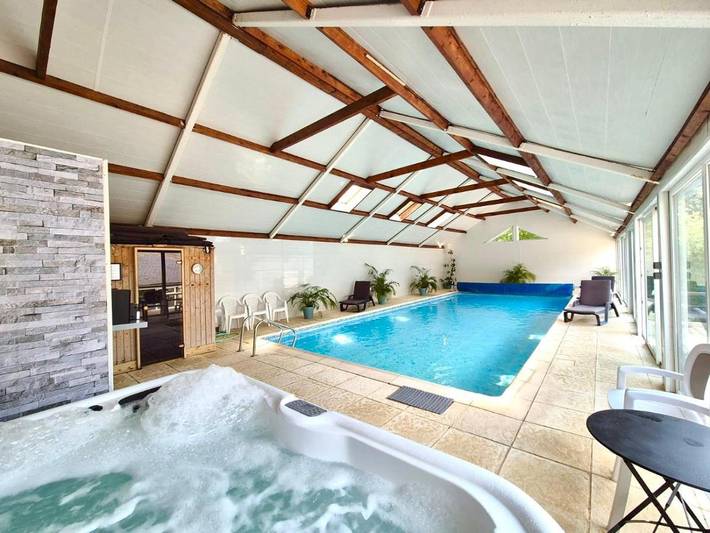 Maison de vacances pour 16 personnes, avec Balcon et Jacuzzi ainsi que Terrasse et Jardin