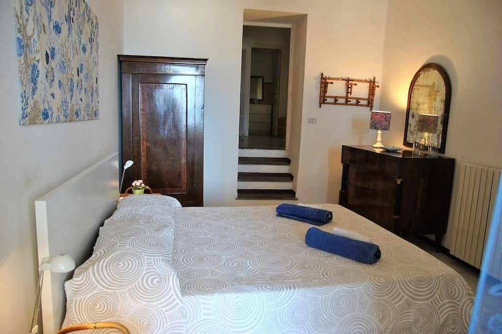 Entire apartment, Casa Cattedrale amazing sea view in Gaeta in Gaeta, Latina Province