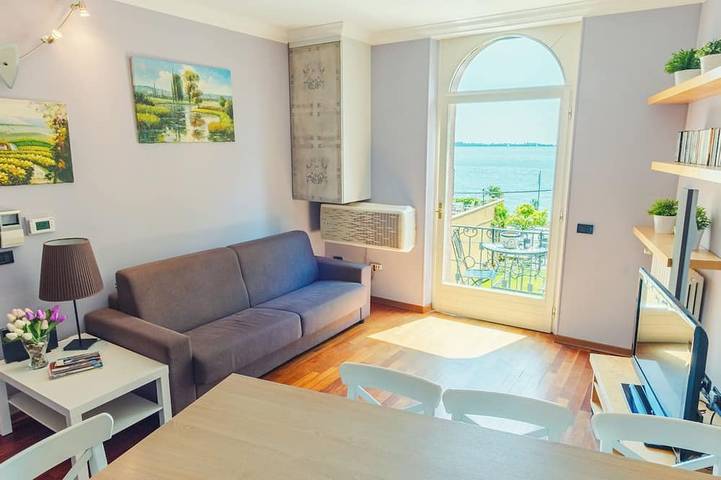 Ferienwohnung für 5 Personen, mit Balkon in Gardone Riviera